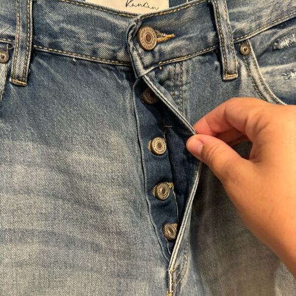 KanCan Jinx Ultra High Rise 90's Boyfriend Distressed Jeans Light Wash Size 9/28 - Picture 9 of 16